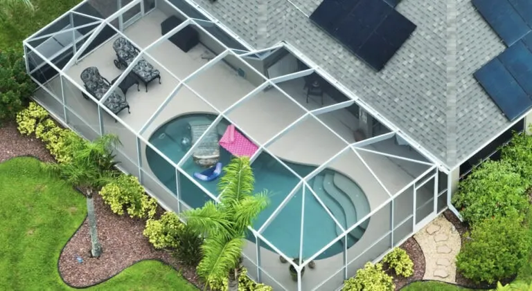 Screened-In Porches vs. Lanais: Which One Fits Your Florida Lifestyle?